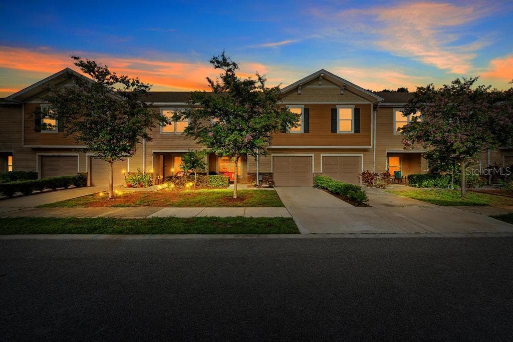 10427 RIVERCREST DRIVE
