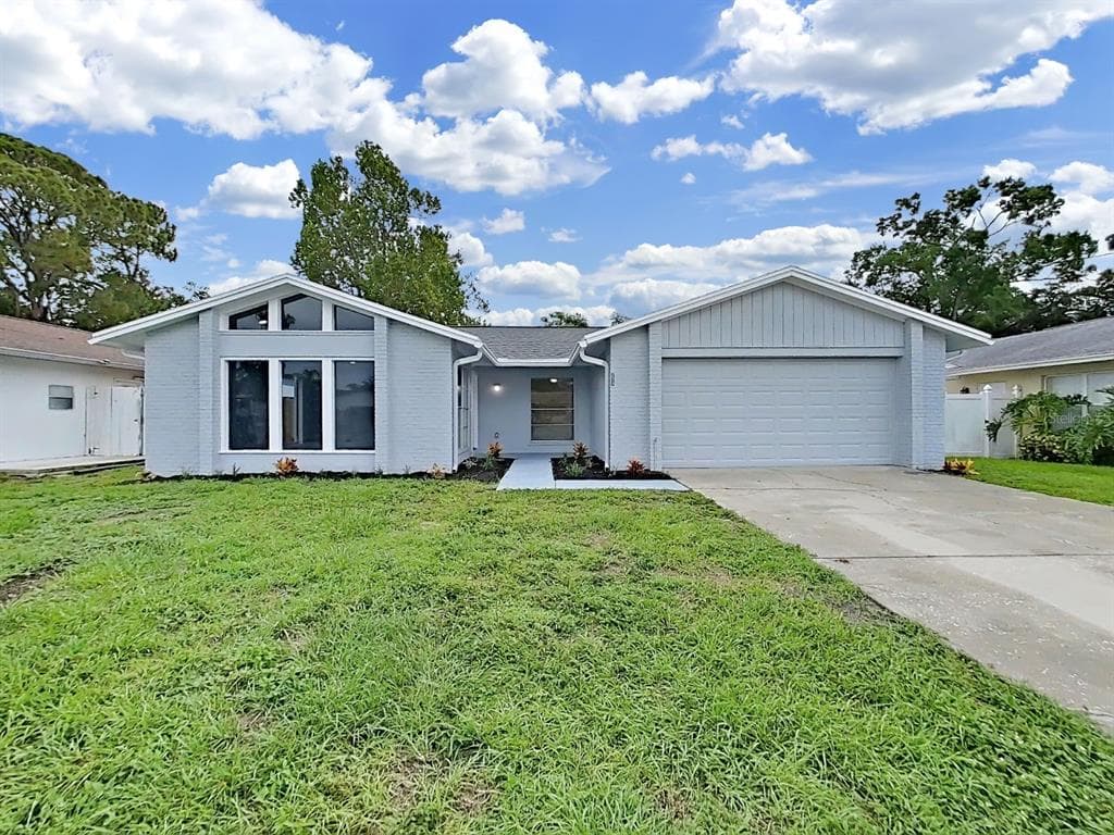 7513 MAYFAIR COURT TAMPA, FL 33634