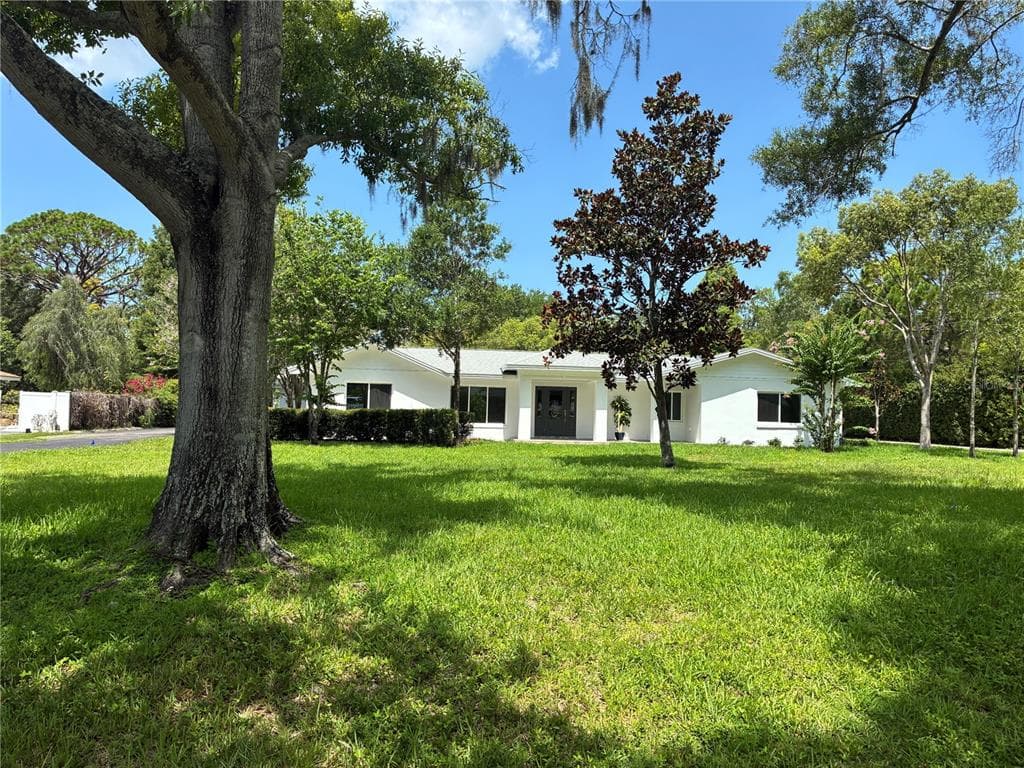 1646 ROBIN HOOD LANE