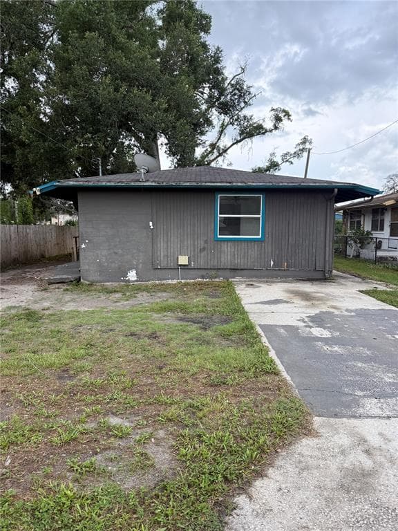 3307 E NORTH BAY STREET TAMPA, FL 33610