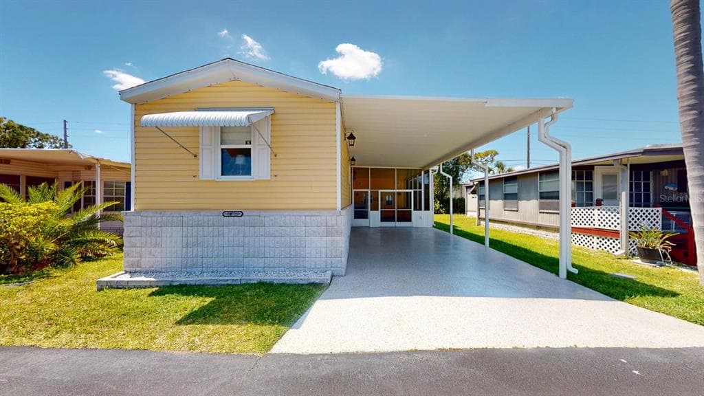 10728 POPLAR STREET NE ST PETERSBURG, FL 33716