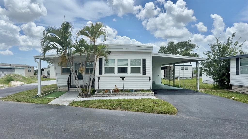 7064 MOUNT HAWTHORNE ROAD NE UNIT 584 ST PETERSBURG, FL 33702