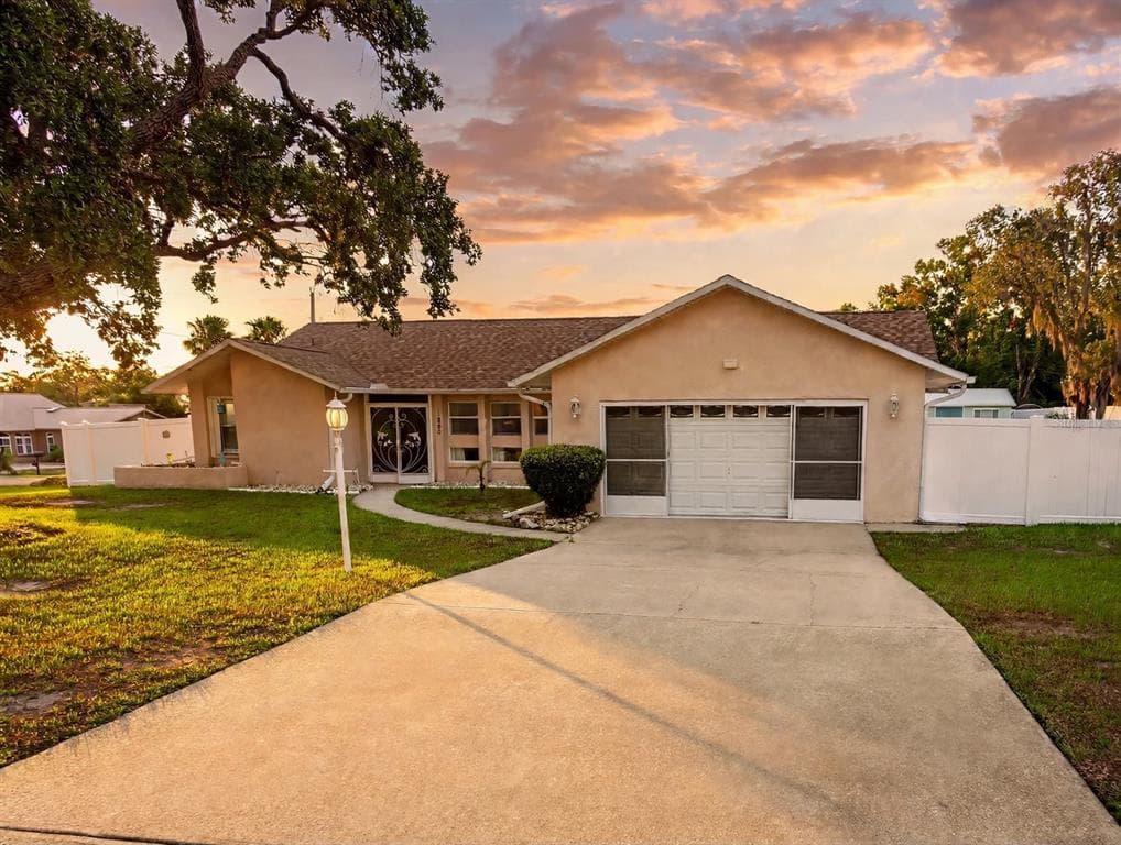 11450 LINDEN DRIVE