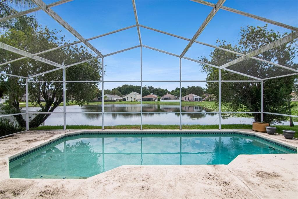 8512 HEYWARD ROAD TAMPA, FL 33635