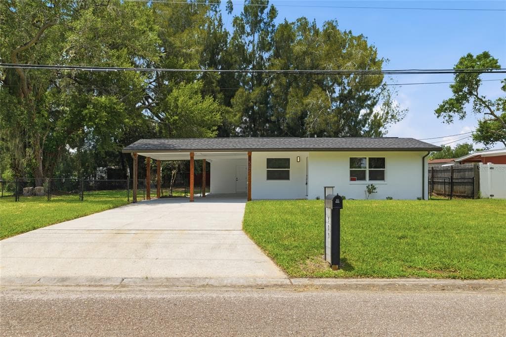 505 PAPAYA DRIVE TAMPA, FL 33619