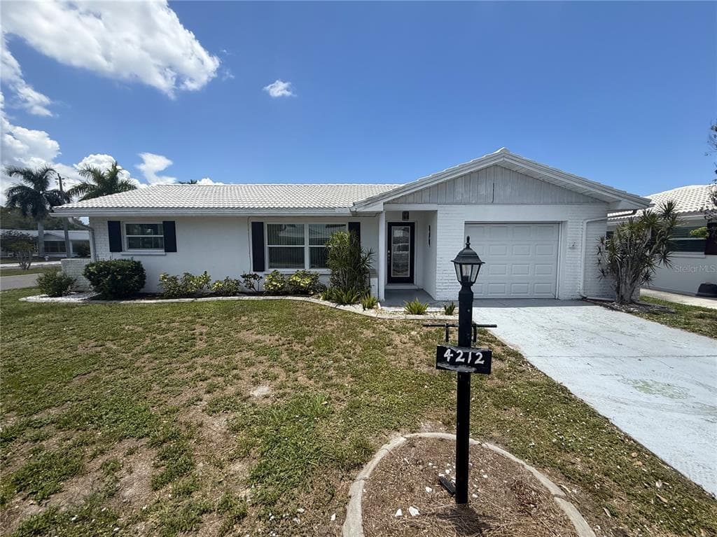 4212 NEIL LANE BRADENTON, FL 34208
