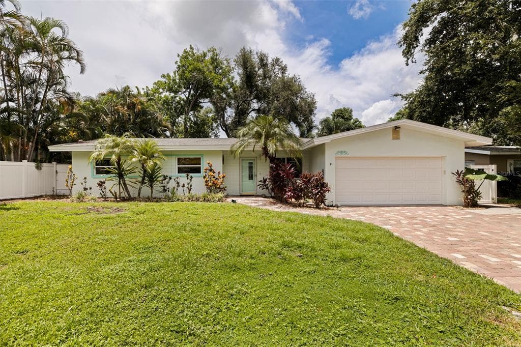13555 CROFT DRIVE N LARGO, FL 33774