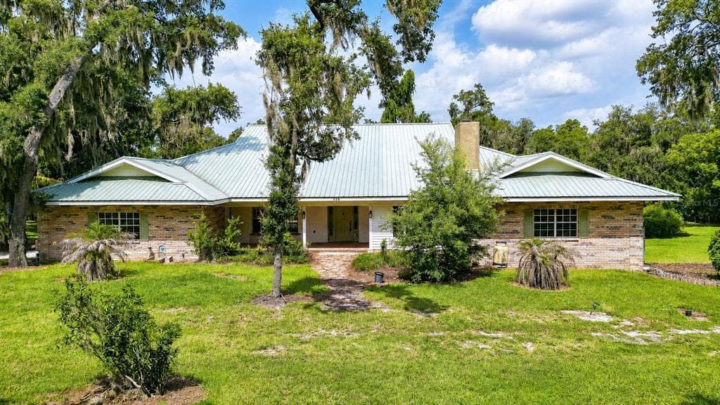 914 S MILLER ROAD VALRICO, FL 33594
