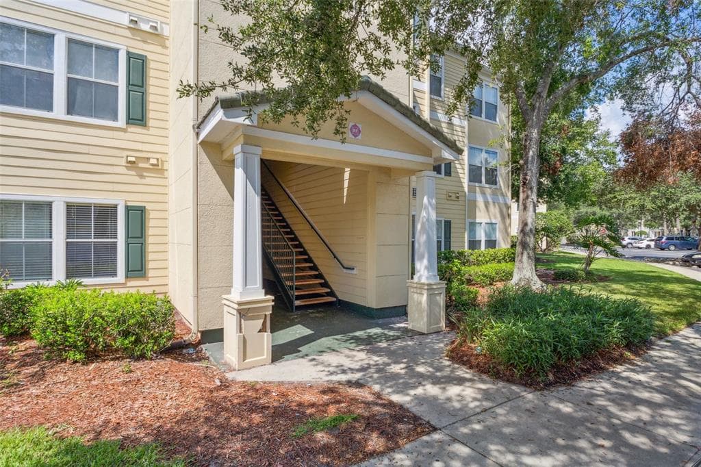 18332 BRIDLE CLUB DRIVE UNIT 18332 TAMPA, FL 33647