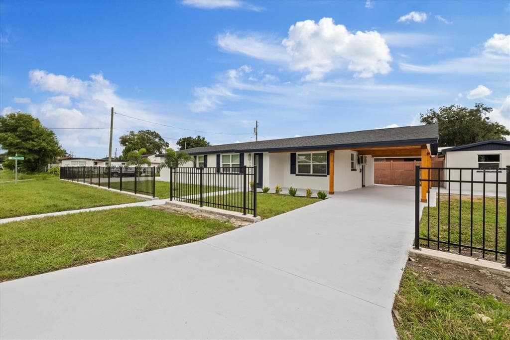5824 N THATCHER AVENUE TAMPA, FL 33614