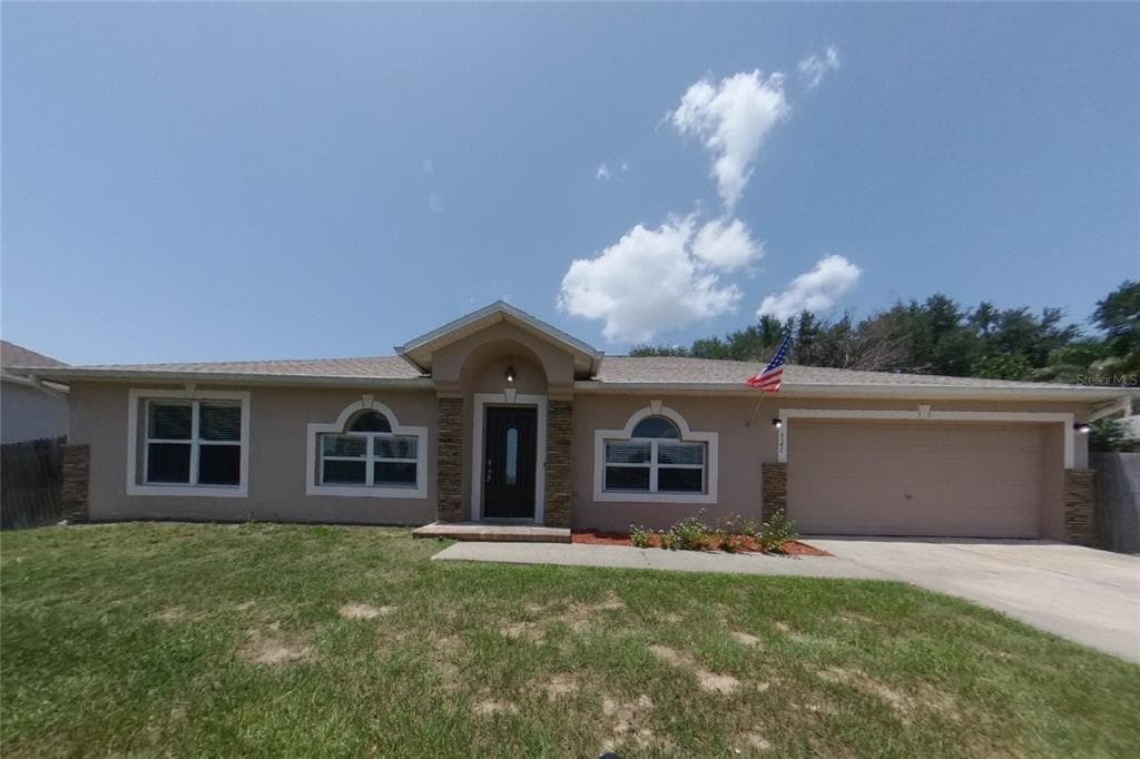 921 JAYHIL DRIVE MINNEOLA, FL 34715