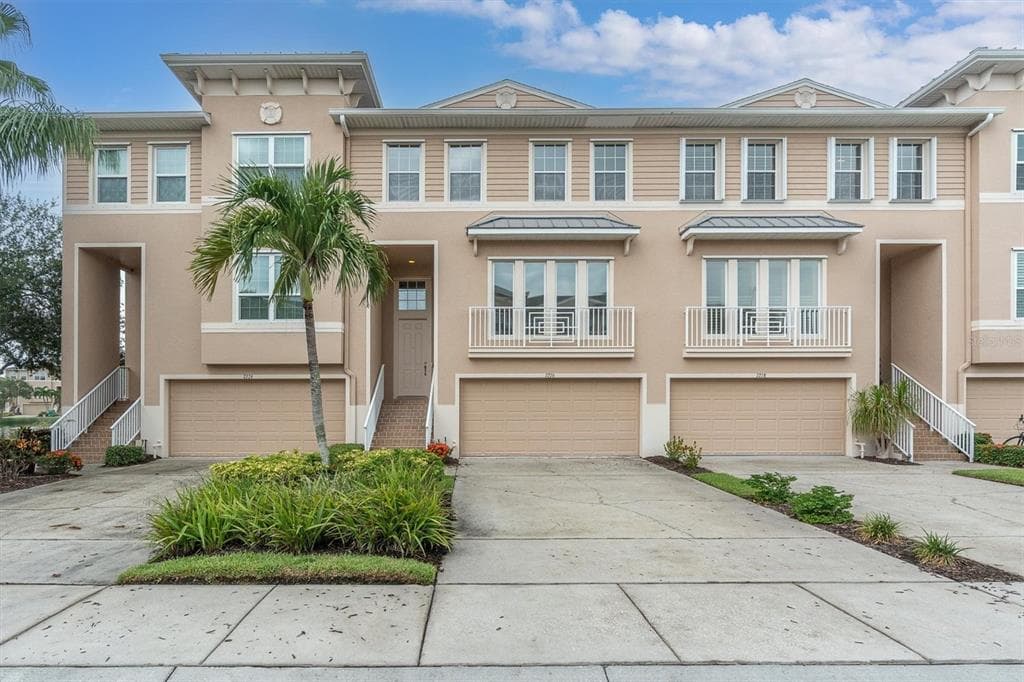 7276 ISLAMORADA CIRCLE SEMINOLE, FL 33777