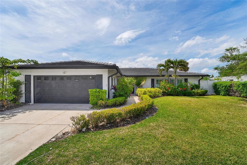 3944 DORAL DRIVE