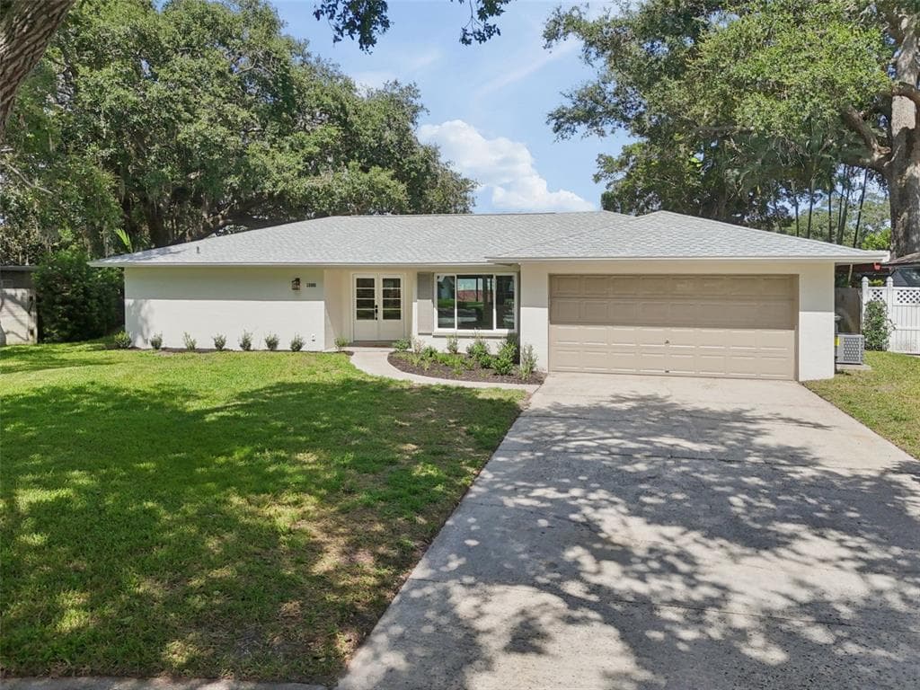 12805 KIMBERLY OAKS CIRCLE LARGO, FL 33774