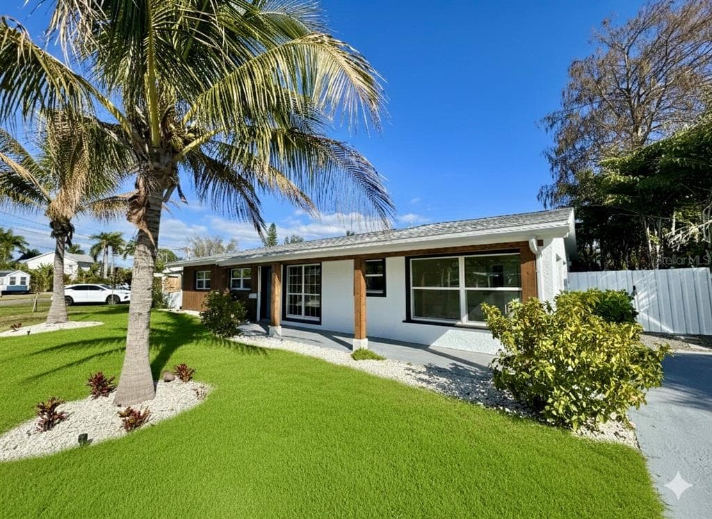 1500 CARSON CIRCLE NE ST PETERSBURG, FL 33703