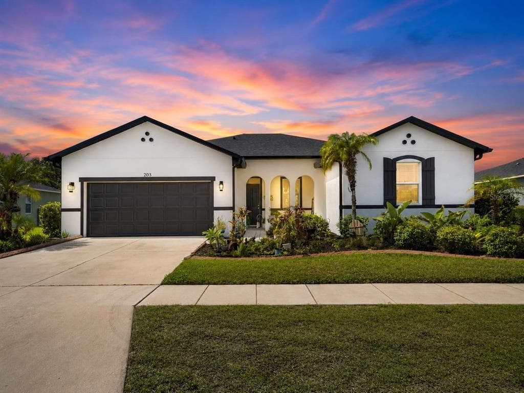 203 STAR SHELL DRIVE APOLLO BEACH, FL 33572
