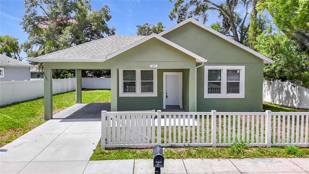 509 E LAKE AVENUE TAMPA, FL 33603