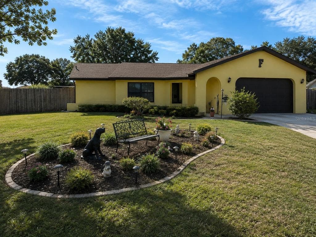 7054 LEXINGTON CIRCLE