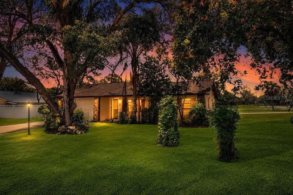 1042 TRYON CIRCLE SPRING HILL, FL 34606