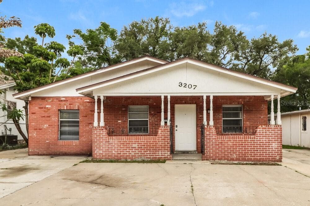3207 E 24TH AVENUE TAMPA, FL 33605
