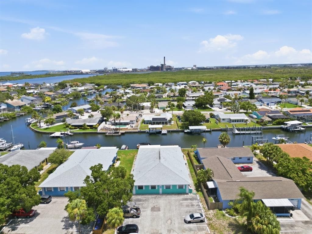 1041 APOLLO BEACH BOULEVARD UNIT E APOLLO BEACH, FL 33572