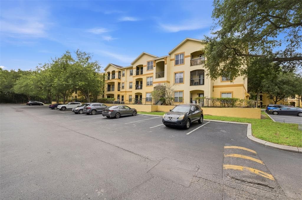 5612 PINNACLE HEIGHTS CIRCLE UNIT 312 TAMPA, FL 33624