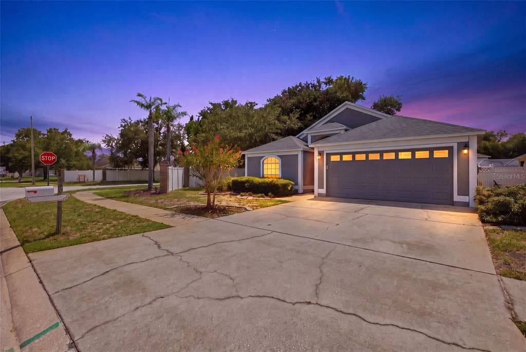 860 ROCKY MOUNTAIN COURT VALRICO, FL 33594