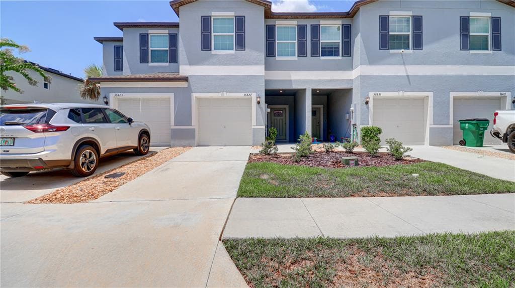 36427 GARDEN WALL WAY ZEPHYRHILLS, FL 33541