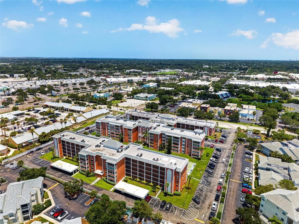 6960 20TH AVENUE N UNIT 105 ST PETERSBURG, FL 33710