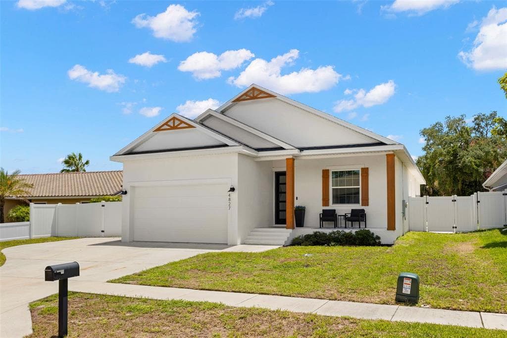 4827 BLUE JAY CIRCLE