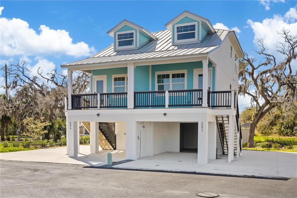 6691 WANDER LANE