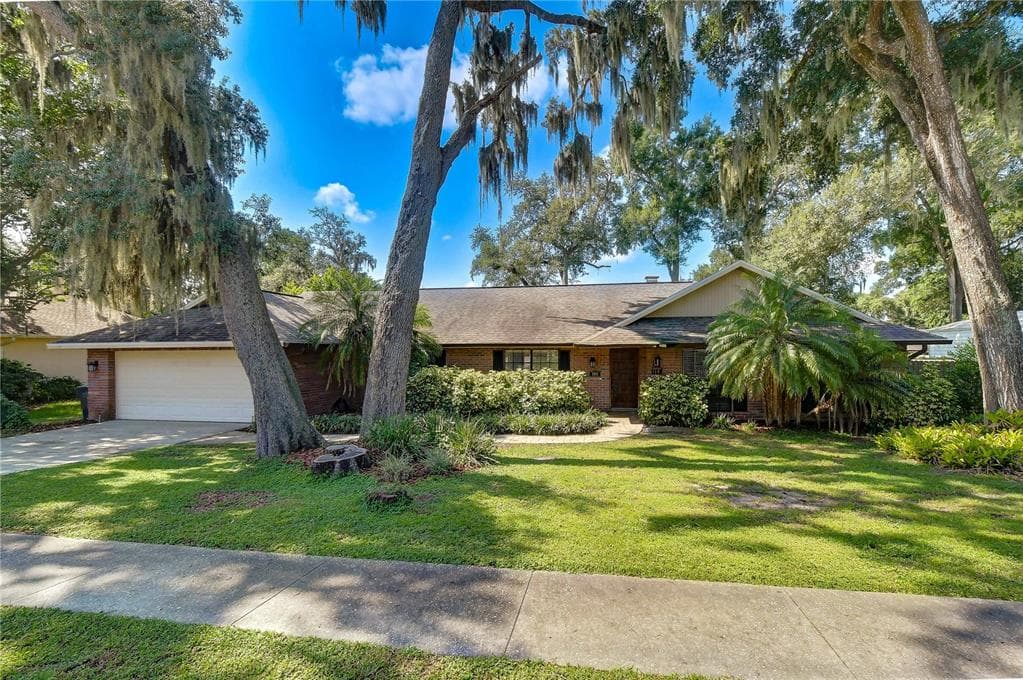 1101 OAKRIDGE MANOR DRIVE BRANDON, FL 33511