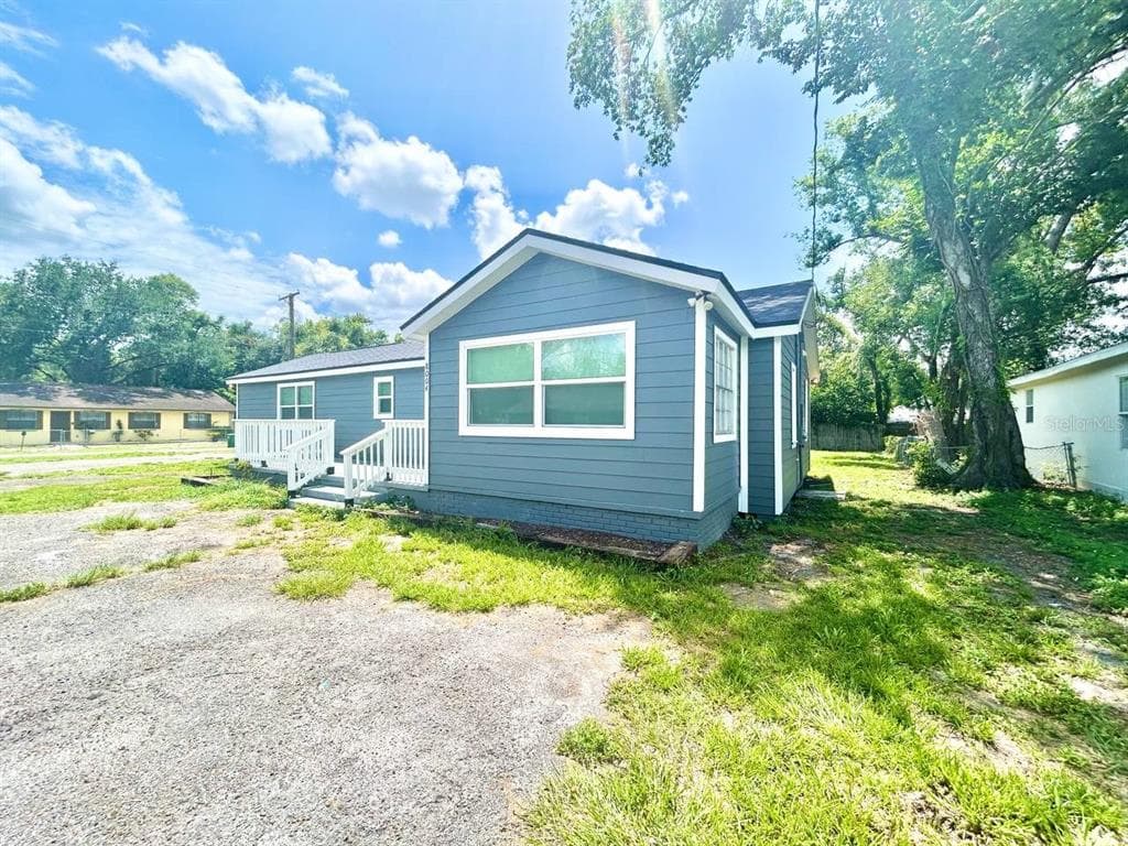 8004 N MARKS STREET TAMPA, FL 33604