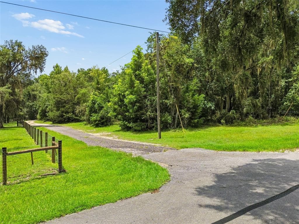5111 E UNNAMED LANE FLORAL CITY, FL 34436
