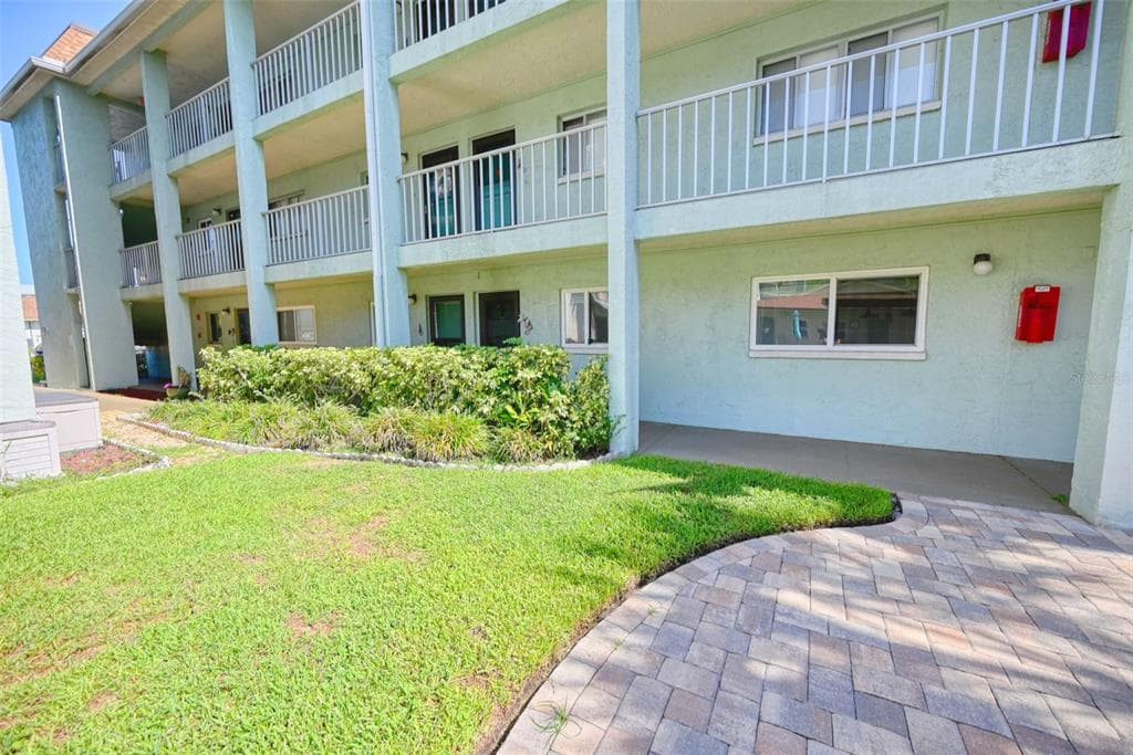 801 83RD AVENUE N UNIT 133 ST PETERSBURG, FL 33702