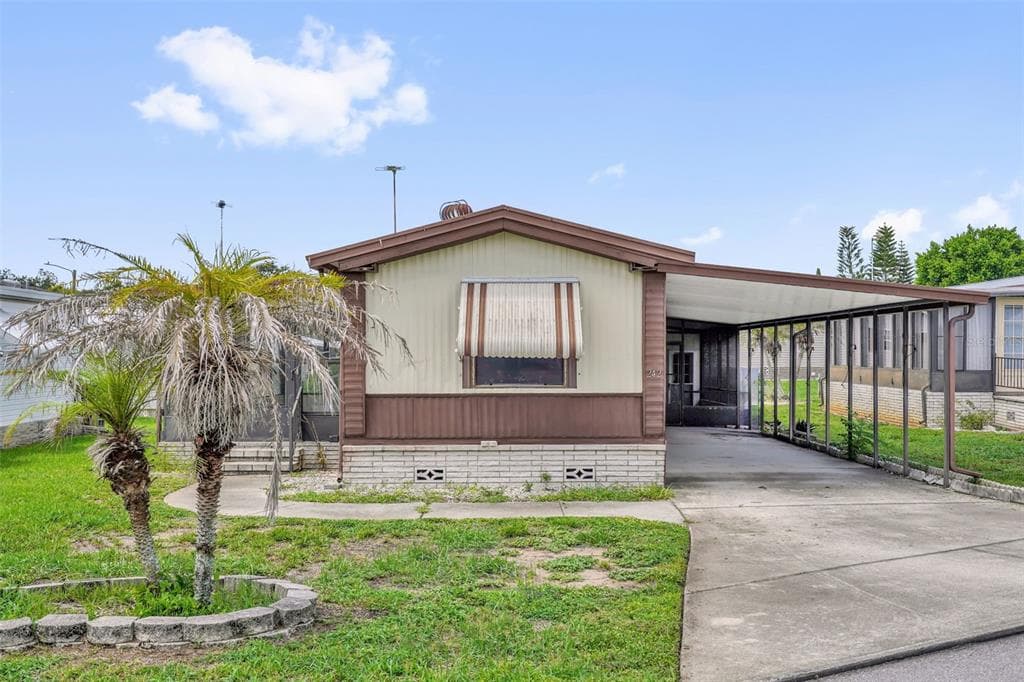 242 CANDLEWOOD DRIVE LAKE WALES, FL 33898
