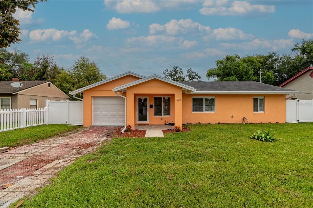 1015 MACK AVENUE ORLANDO, FL 32805