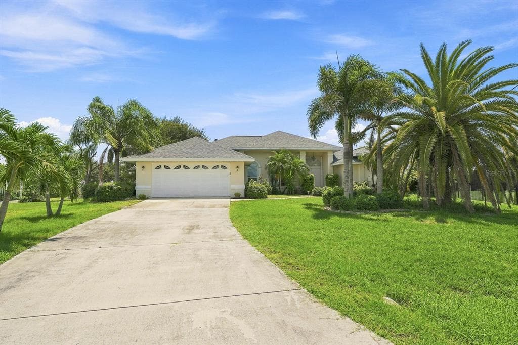 10535 AZTEC ROAD PORT CHARLOTTE, FL 33981