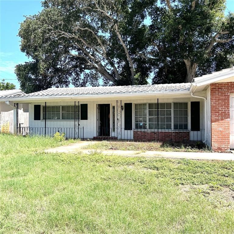 2152 GREENBRIAR BOULEVARD CLEARWATER, FL 33763