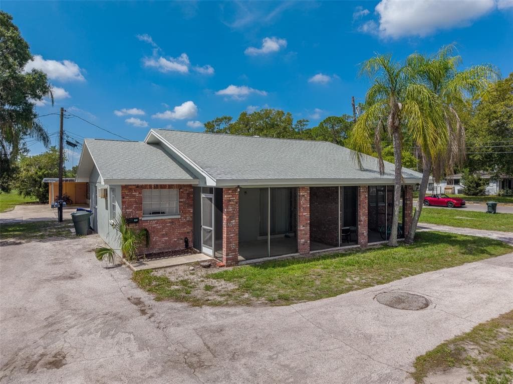 153 NEW YORK AVENUE DUNEDIN, FL 34698