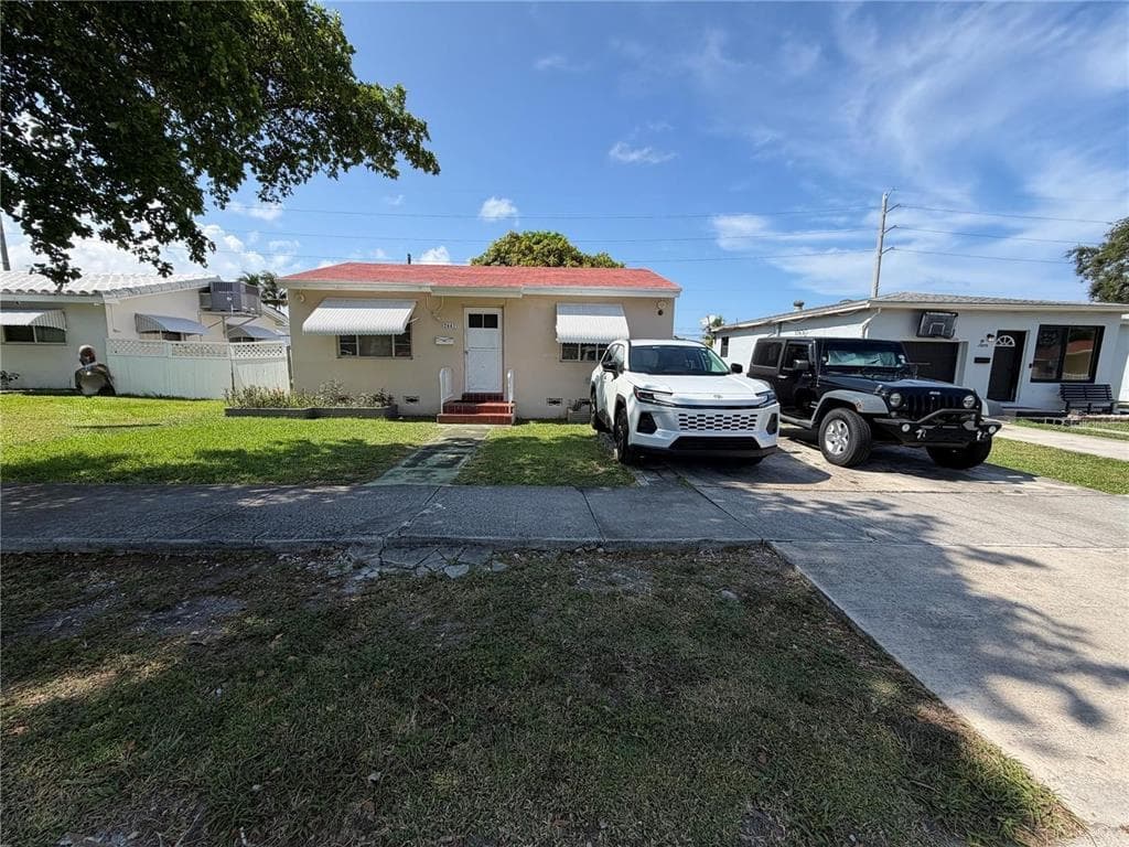 2447 ARTHUR STREET HOLLYWOOD, FL 33020