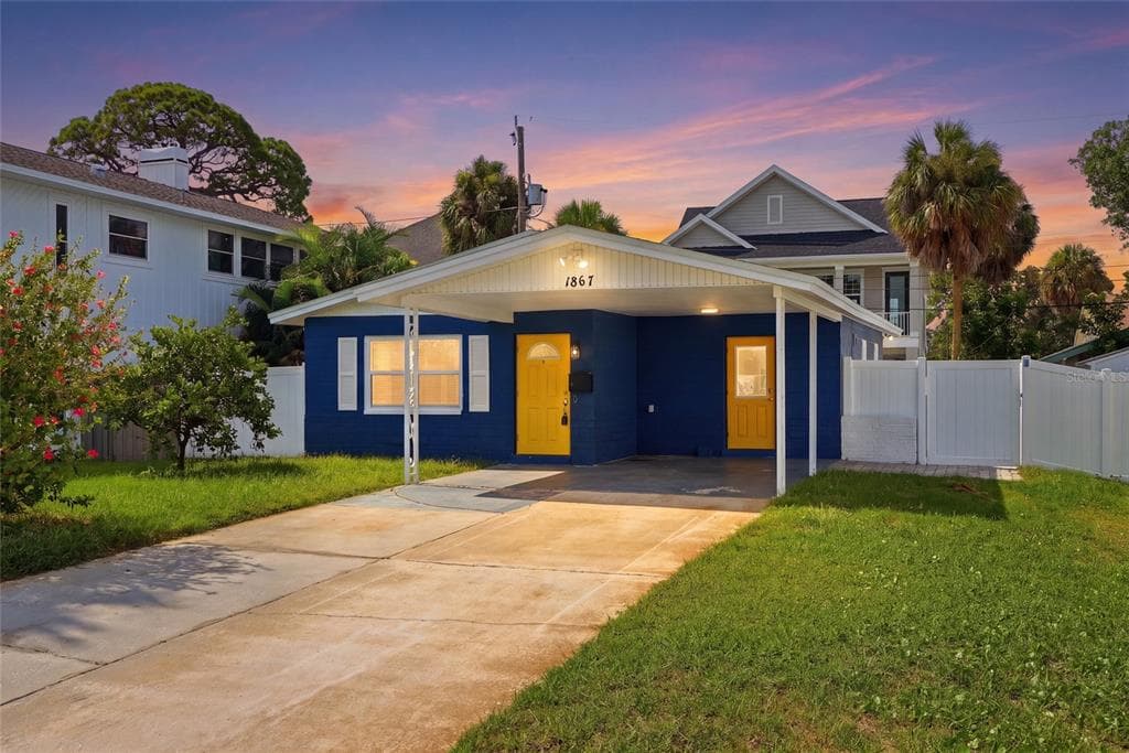 1867 MICHIGAN AVENUE NE ST PETERSBURG, FL 33703
