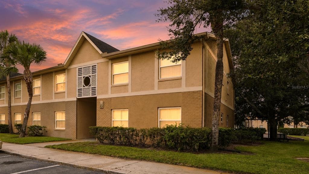 9902 TURF WAY UNIT 6 ORLANDO, FL 32837