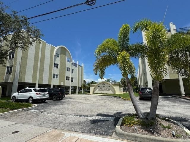 4681 1ST STREET NE UNIT 304 ST PETERSBURG, FL 33703