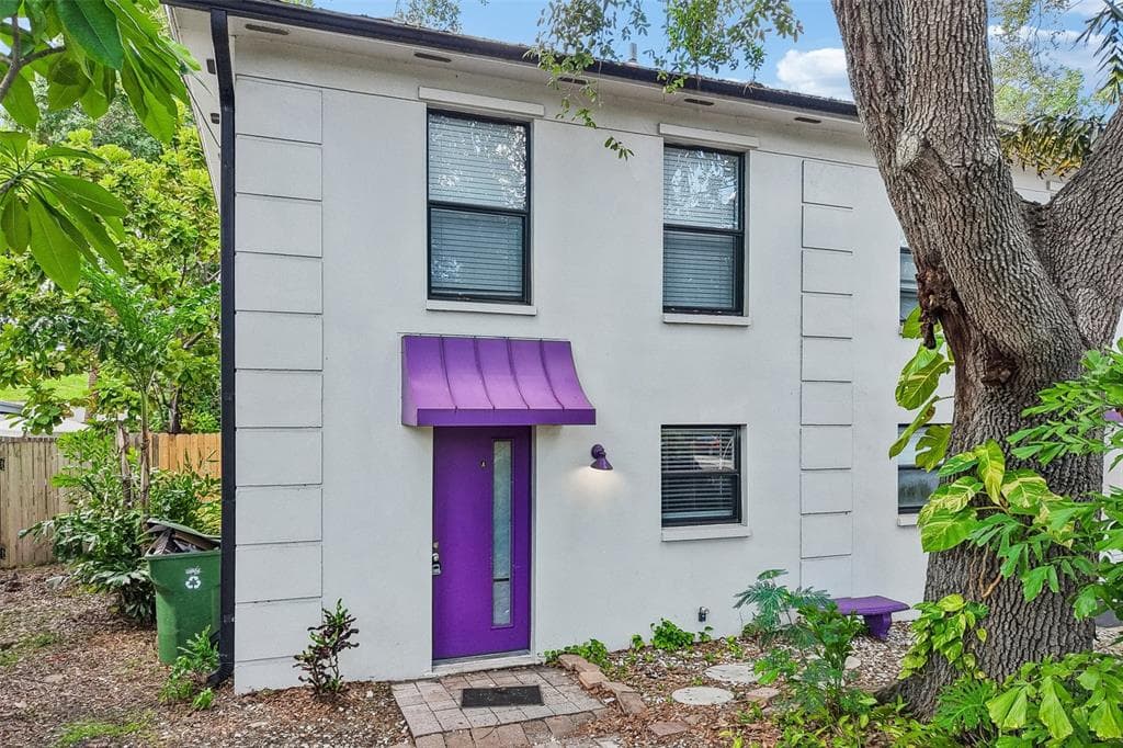 2417 W STROUD AVENUE TAMPA, FL 33629