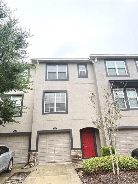 2526 LEXINGTON OAK DRIVE