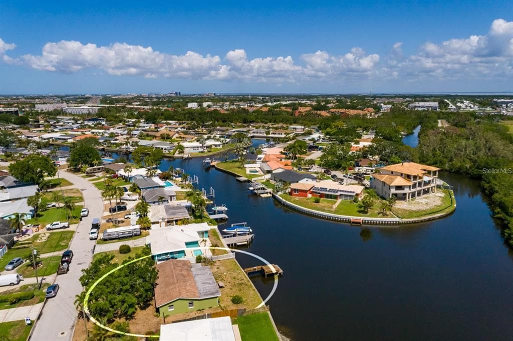 9439 SUN ISLE DRIVE NE ST PETERSBURG, FL 33702