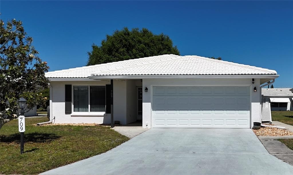 709 HICKORY LANE BRADENTON, FL 34208