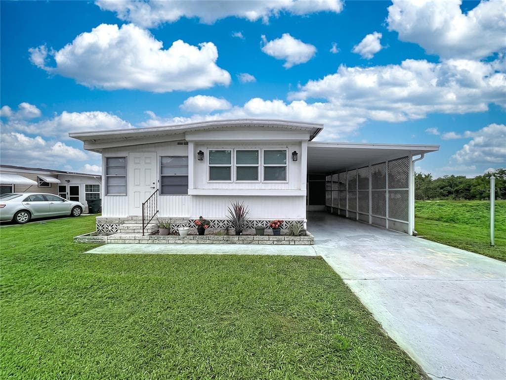 6965 FORT KING ROAD ZEPHYRHILLS, FL 33541