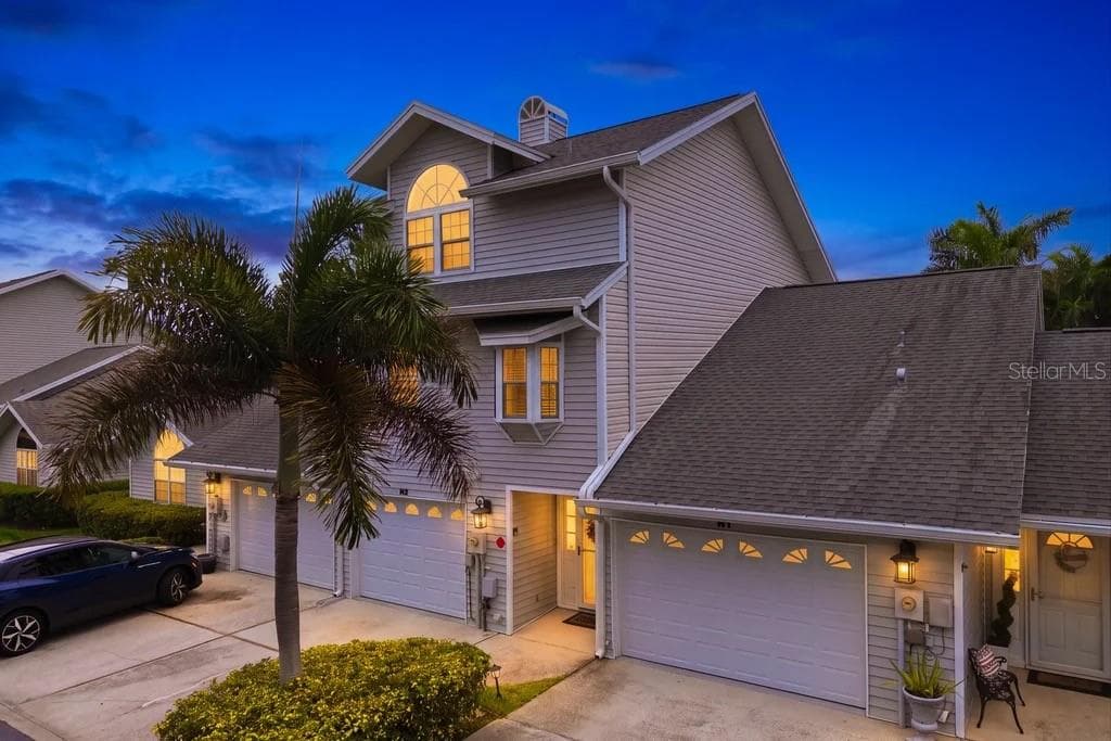 11722 CURRIE LANE UNIT H2 LARGO, FL 33774